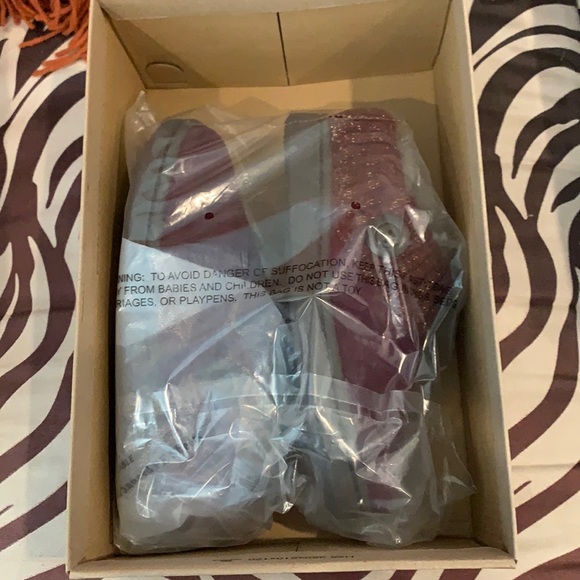 Clarks - Picture 1 of 5